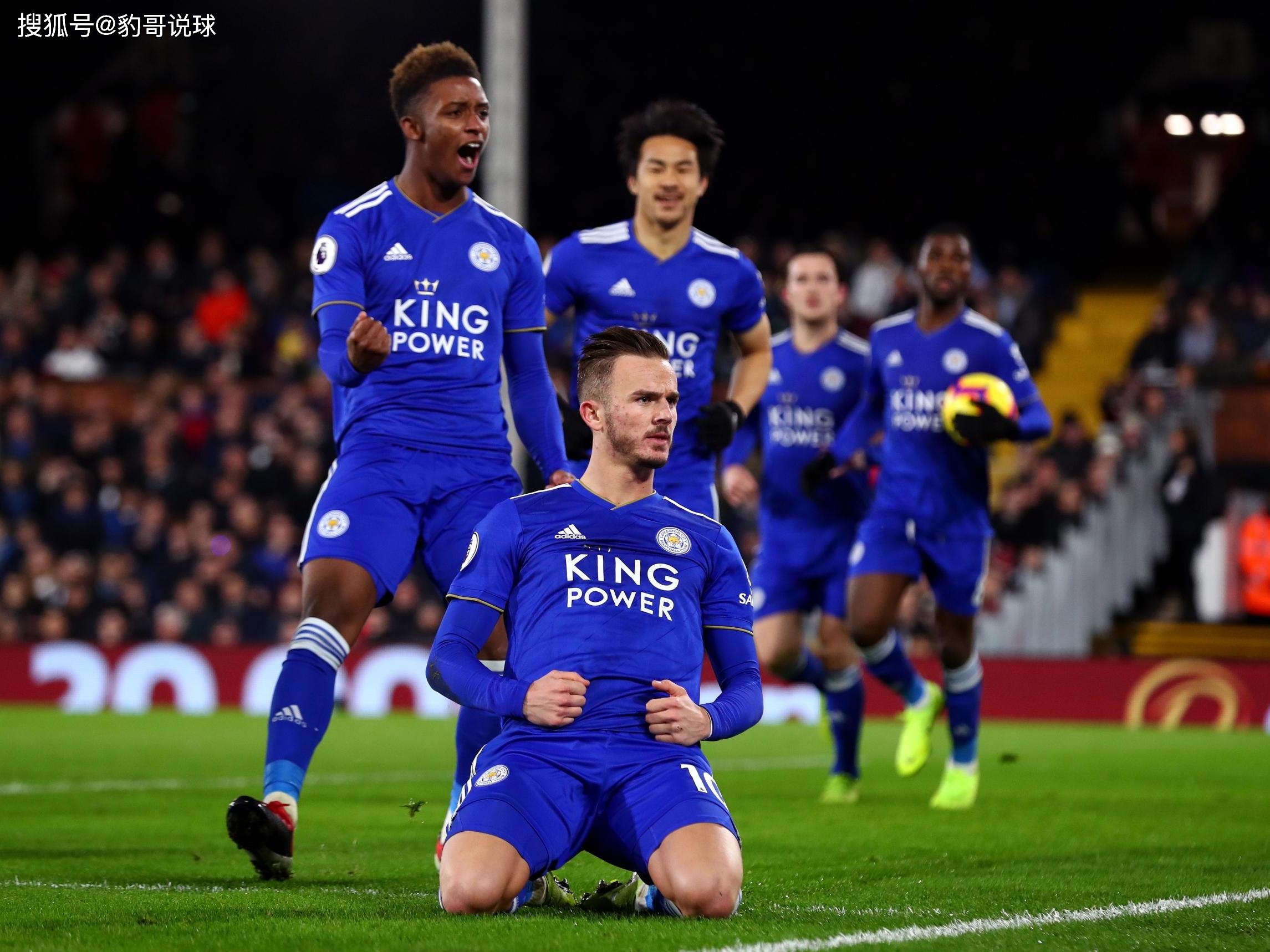 她在接受采 她在接受采